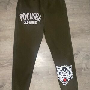 Like New Focused Clothing Men’s Sweats